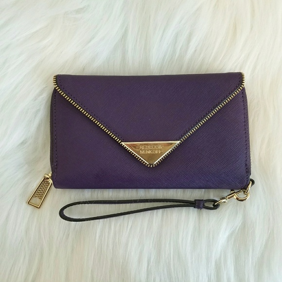Rebecca Minkoff Handbags - Rebecca Minkoff Zoey Tech zipper wallet wristlet